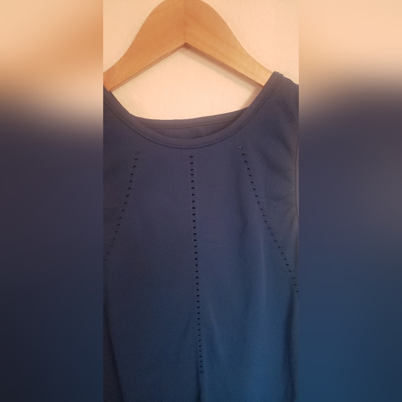 athleta tank - Picture 3 of 8